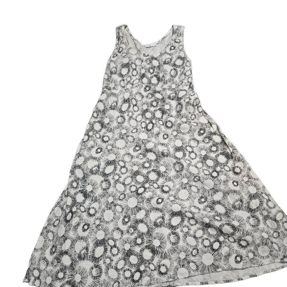Cut.loose sleeveless dress
